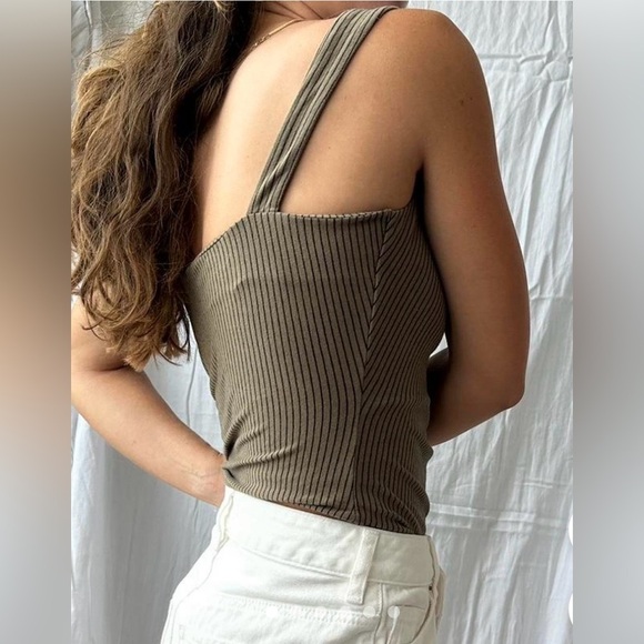 Express Green Ribbed Fitted Tank Top - Picture 3 of 9